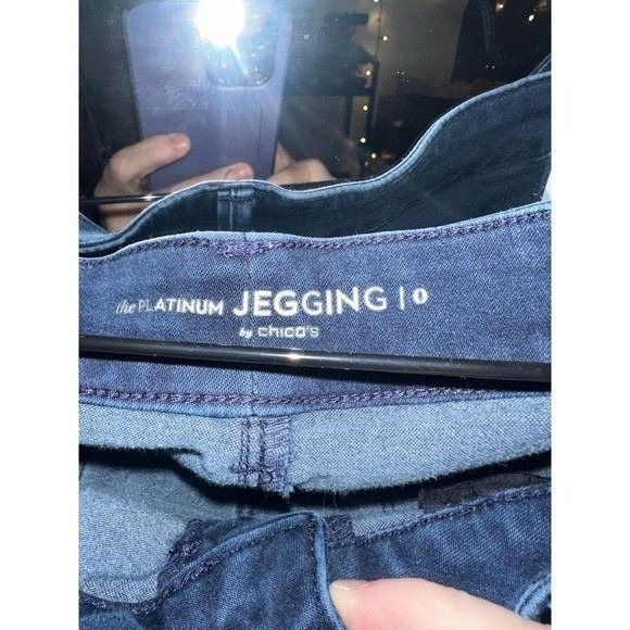 Women's Size 0 Chicos Platinum Jegging Dark Wash Denim Jeans - Picture 3 of 3